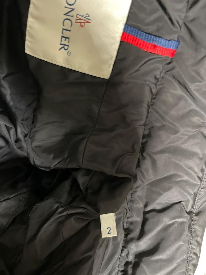 Moncler Jacke Gr.38 in München