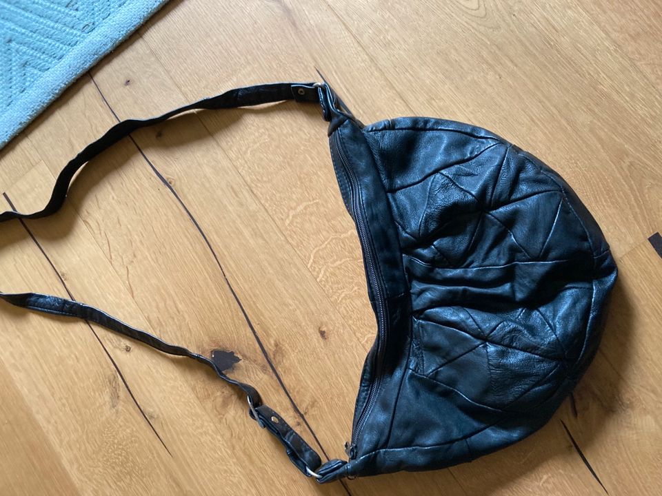 Handtasche schwarz echt Leder in Neuhäusel