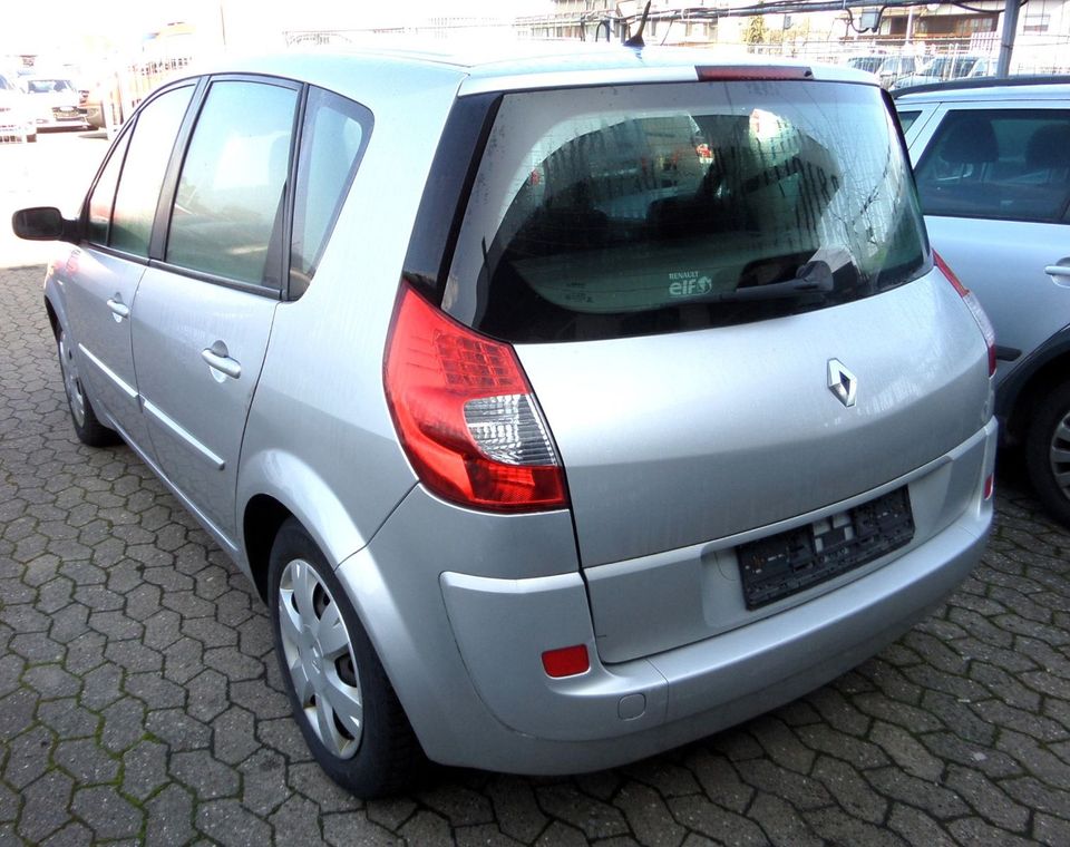 Renault Scenic II Avantage 1.5 dci in Nürnberg (Mittelfr)