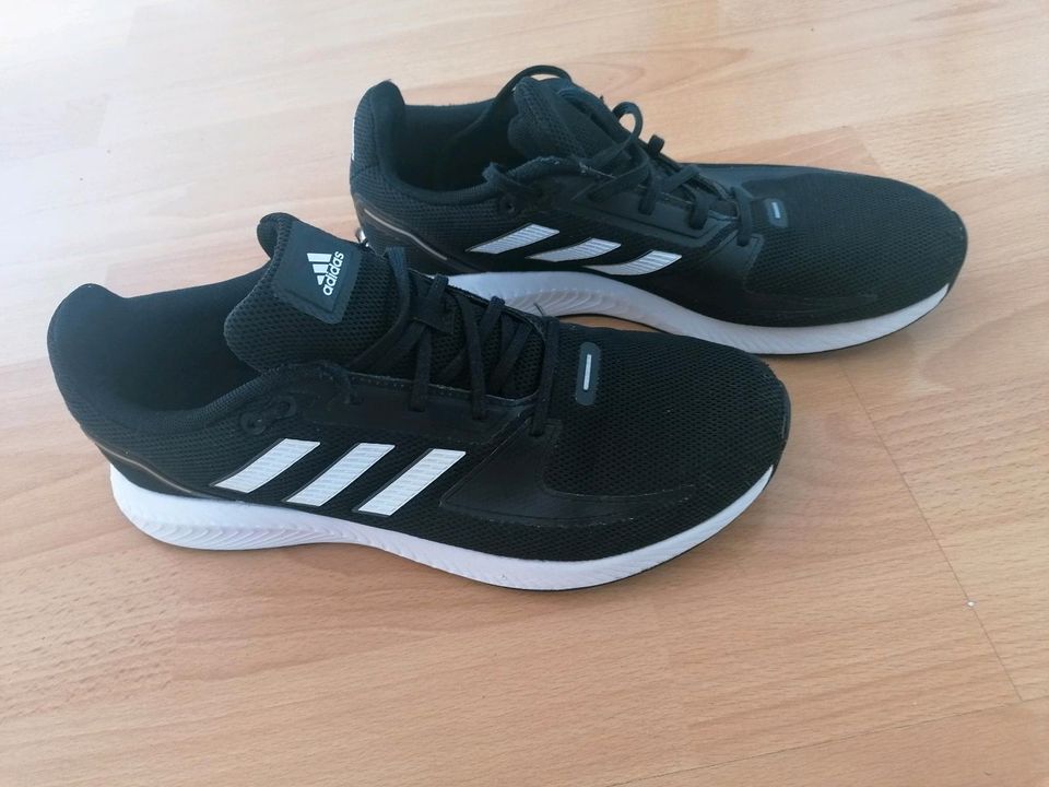 Adidas Schuhe RUN FALCON 2.0, Gr. 41 1/3 in Fischbachtal