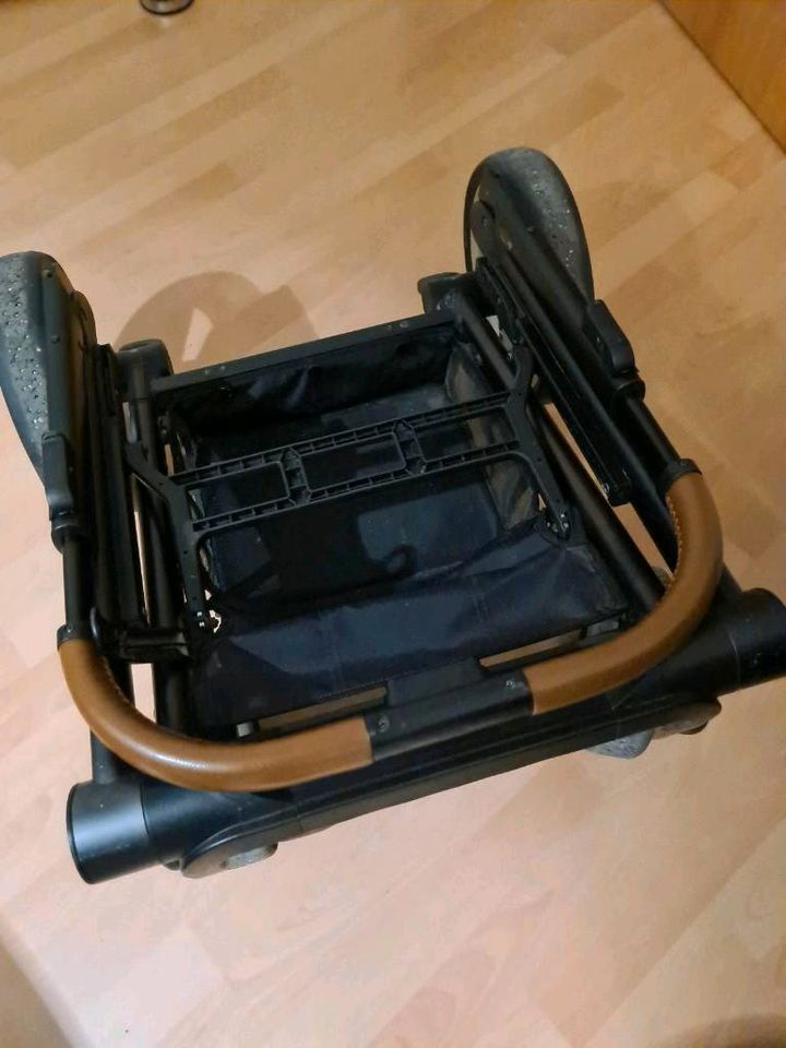 Mutsy iGo Kinderwagen/ Kombikinderwagen + Adapter für Maxi Cosi in Augsburg