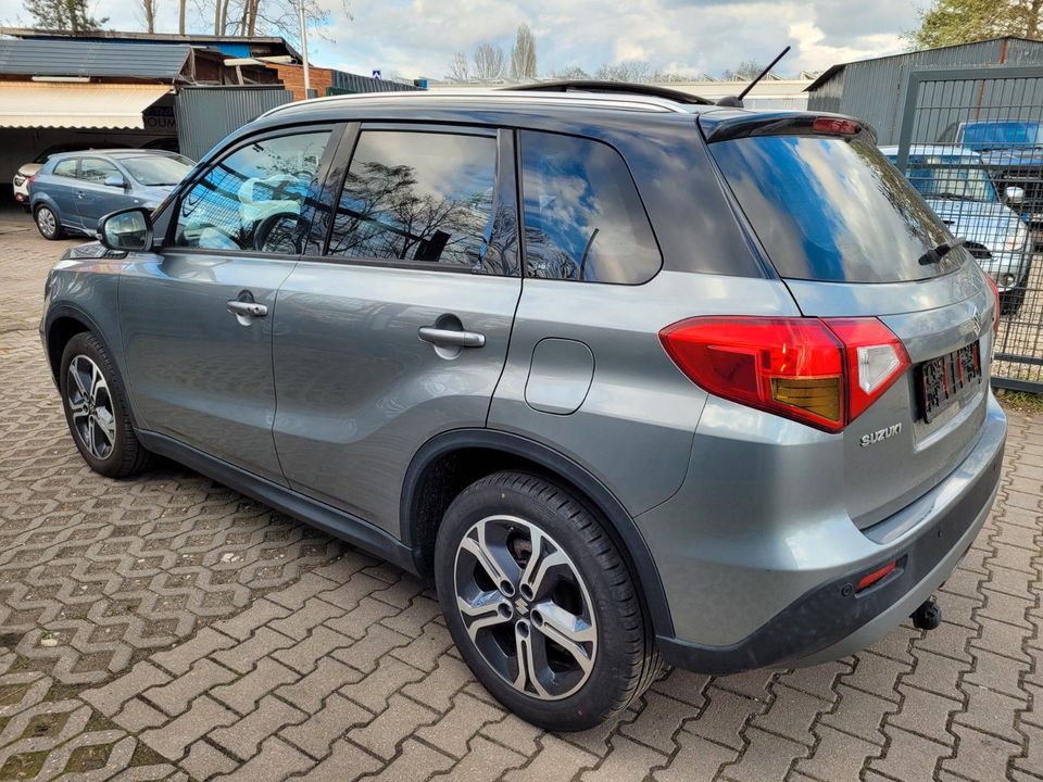 Suzuki Vitara 1.6 DDiS Comfort*PANORAMA*XENON*NAVI*1.HD in Berlin