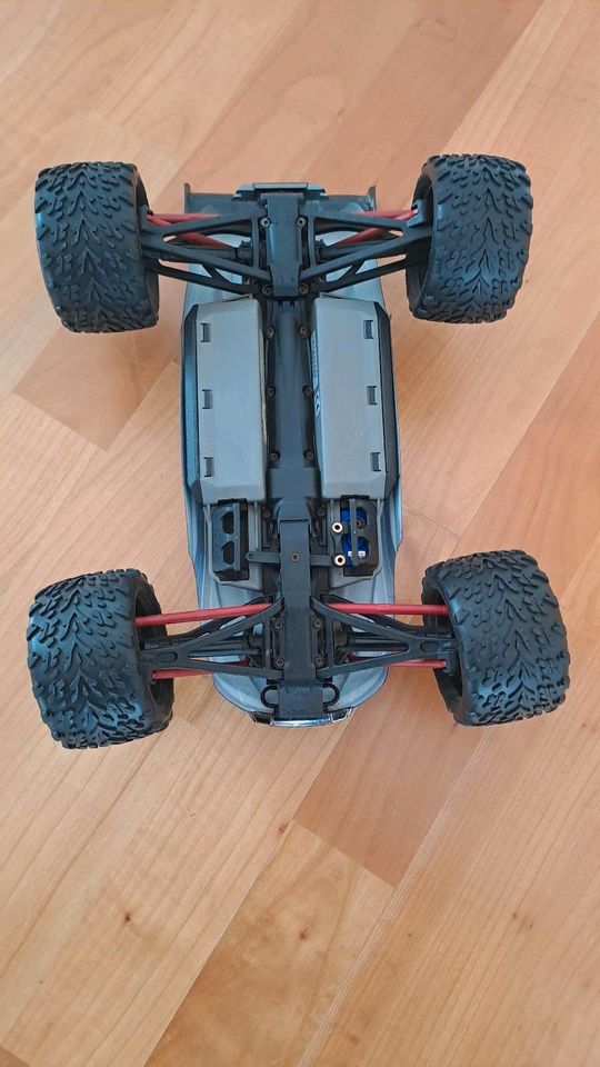 Traxxas E-Revo VXL 1:16 mit 2,4GHz TQ in Scheidegg