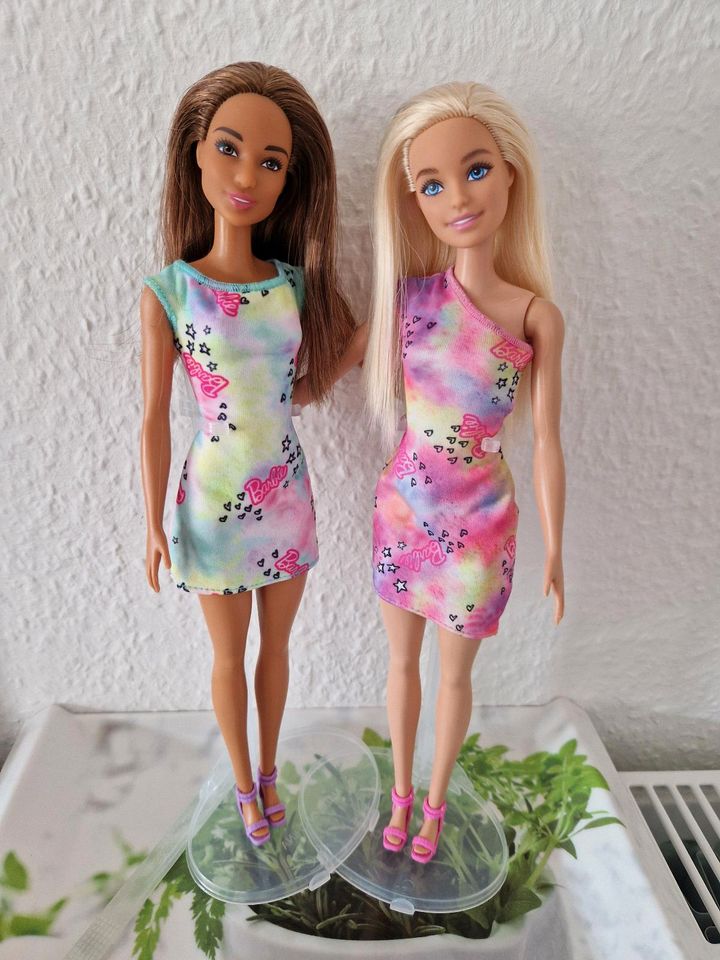 Barbie 2er Set Modepuppe Chic Classic inkl. zwei Outfits in Potsdam