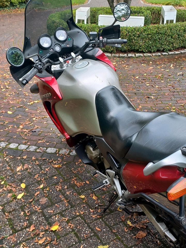Honda Varadero XL 1000 / Reiseenduro in Saterland