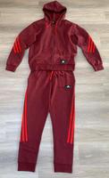 Roter Jogginganzug von Adidas Bayern - Hahnbach Vorschau