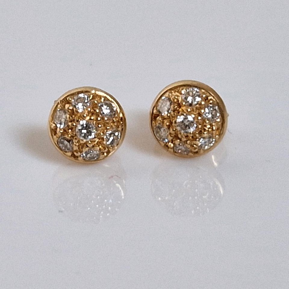 Ohrringe in 750er Gelbgold mit kleinen Diamanten in Wiesbaden