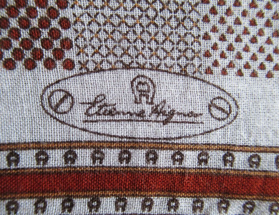 Aigner Schal Logo Carre Schachbrett-Muster Wolle-Cotton 65x65cm in Rieseby