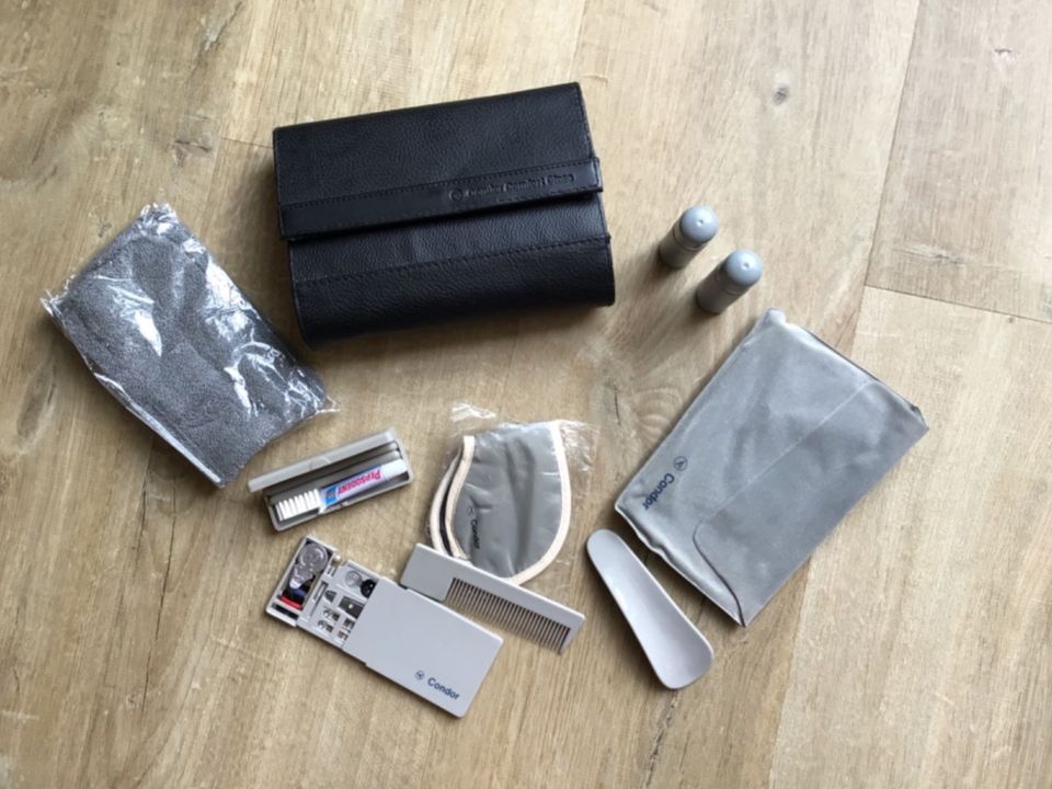 Neu! Condor Comfort Class Amenity Kit schwarz - unbenutzer Inhalt in Leipzig