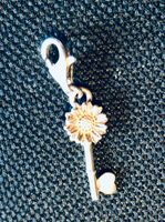 Thomas Sabo Charm Anhänger Schlüssel mit Blume 925 Silber Nordrhein-Westfalen - Düren Vorschau