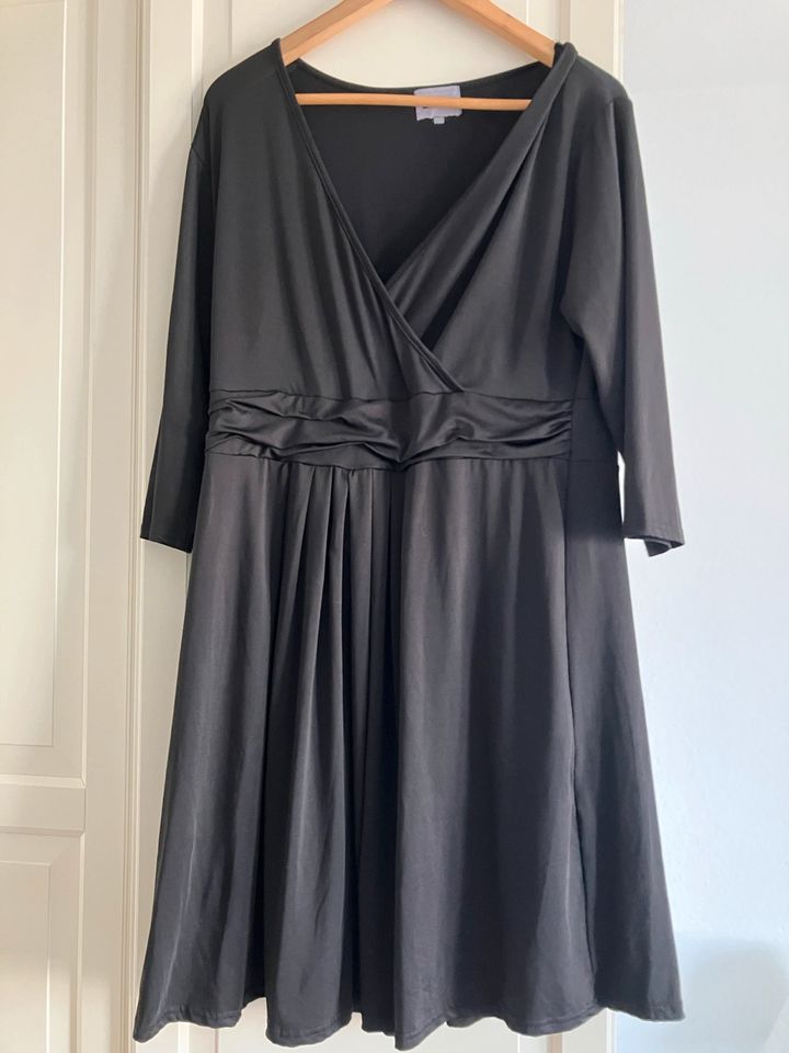 Elegantes schwarzes Kleid Gr 48/50 in Bremen