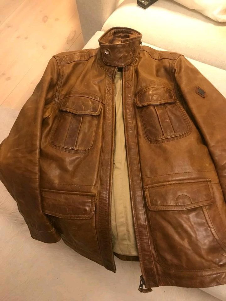 Lederjacke Timberland Gr. Slim M 50, stylisch, wenig getragen in Hamburg