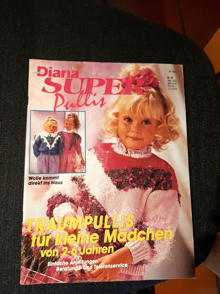 Stricken Diana Super- Pullis für Mädchen, aus den 90ern in Oberschleißheim