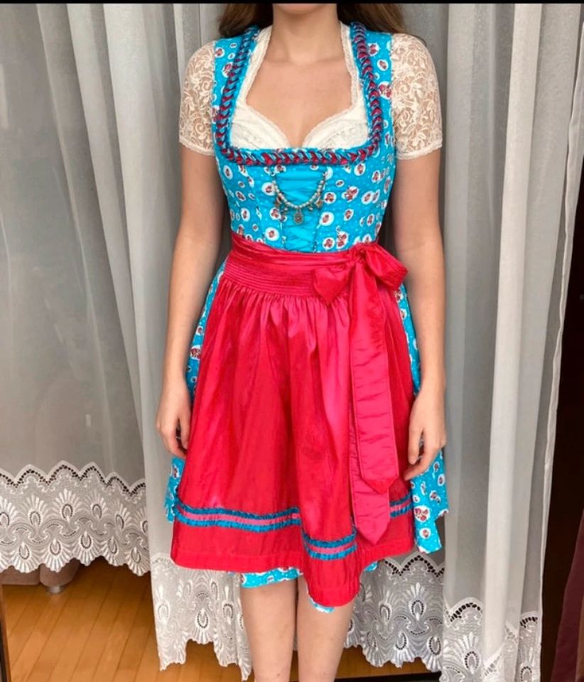 Dirndl Tracht blau hellblau rot Rosen Muster Happy Dirndl Gr. 36 in Cham