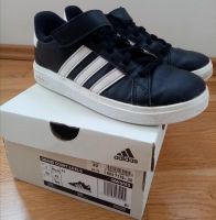 Sportschuhe Freizeitschuhe Tennisschuhe adidas Gr. 32 Wandsbek - Hamburg Volksdorf Vorschau