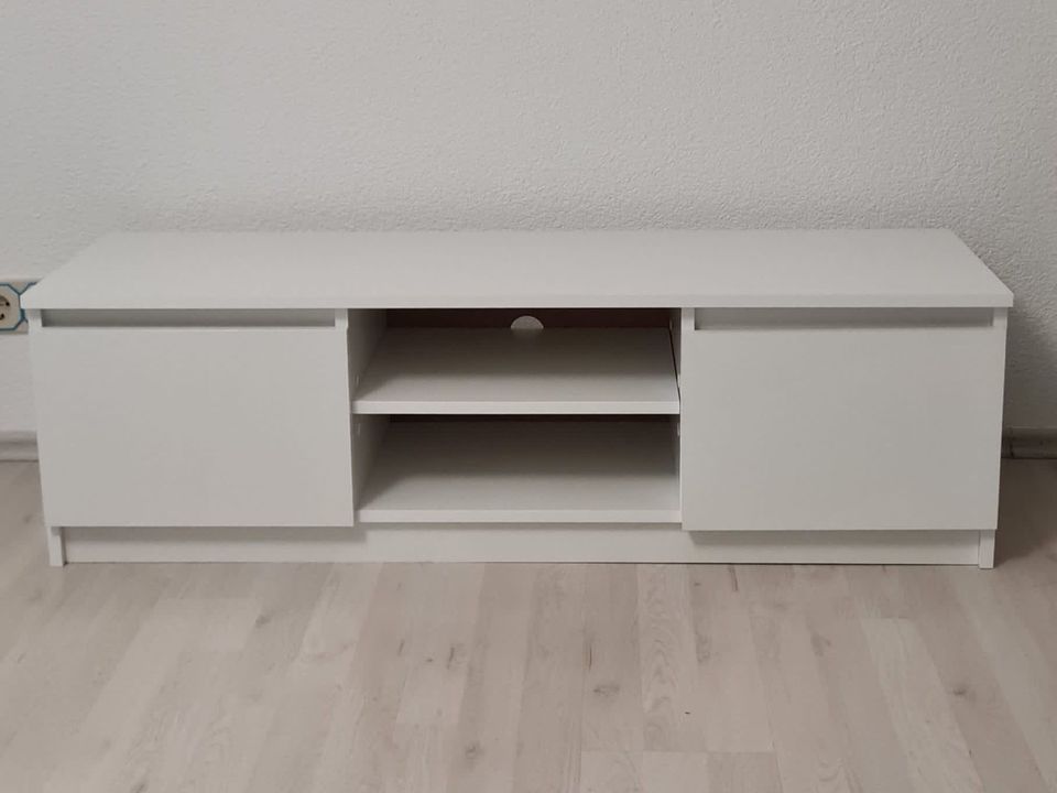 Fernseherschrank  Schrank Regal in Schwalbach