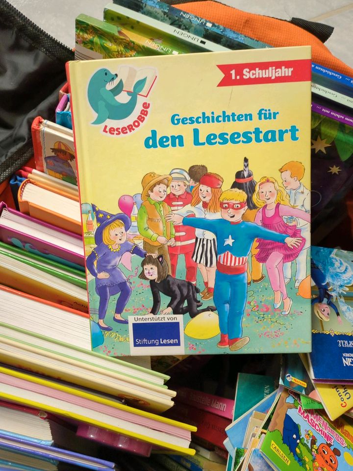 Kinder Büchersammlung inkl Reisetasche in Hamburg