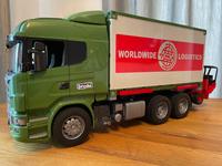 Bruder SCANIA Super 560R Worldwide Logistics LKW Mitnahmestapler Bayern - Augsburg Vorschau