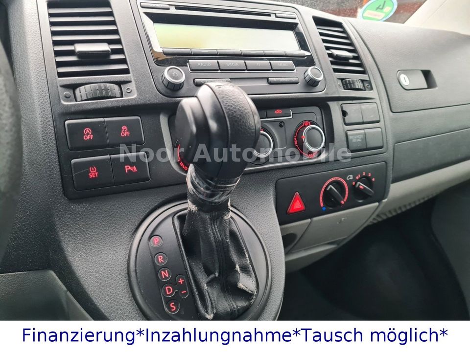 Volkswagen VW T5 2.0L TDI DSG 140PS*8-Sitzer*Standheizung* in Hamburg