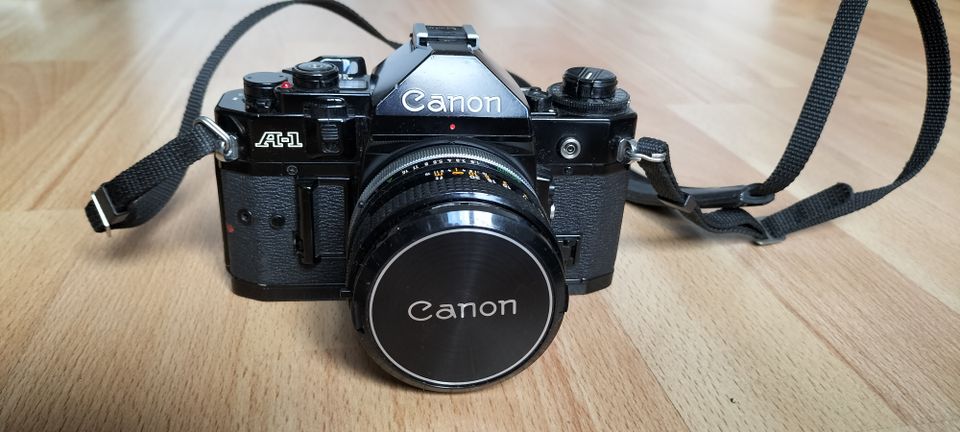 Canon A1 - der Klassiker - mit 50/1,8 ++ Ojektiv und Fernauslöser in Hamburg