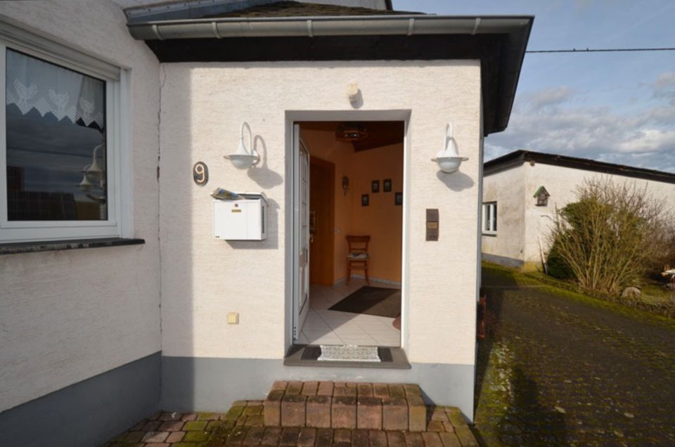 Ehemaliges Bauernhaus mit großem Gartengrundstück, Scheune, Stall und großer Carport, Steiningen (4) in Steiningen