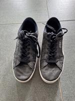 Puma Sneaker schwarz-Glitzer Gr. 38- gut erhalten Nordrhein-Westfalen - Niederkassel Vorschau