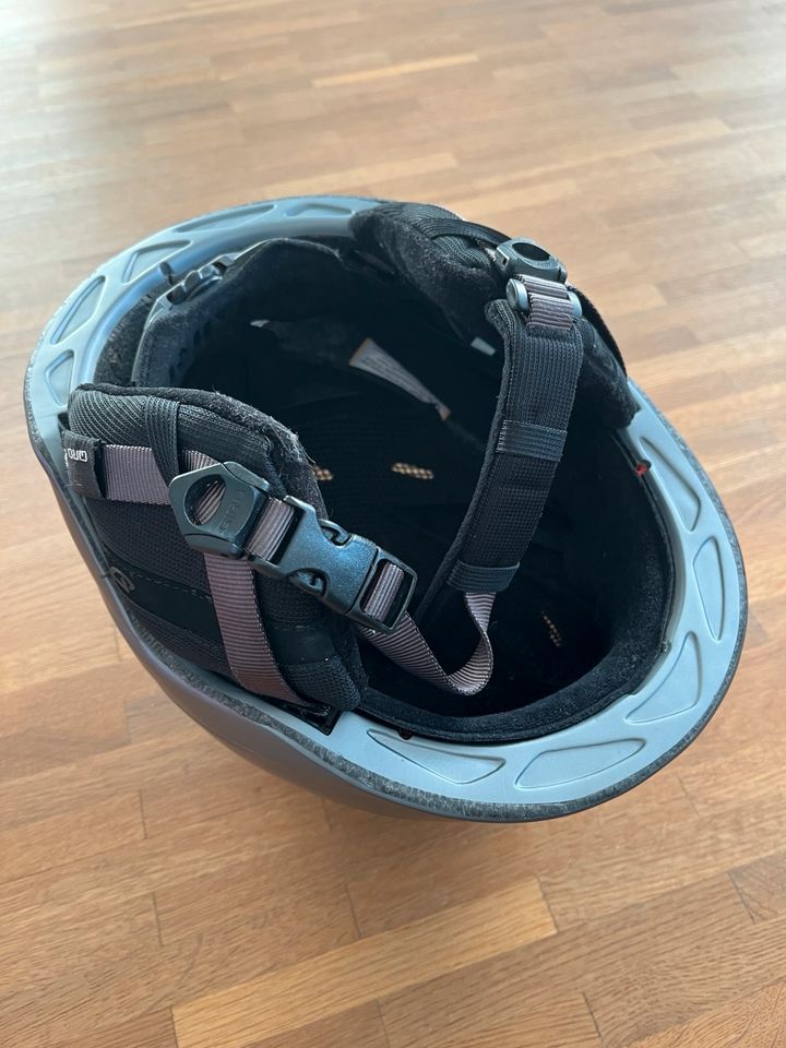 Skihelm Giro G10 anthrazit Größe M - 55-59 cm in Essen