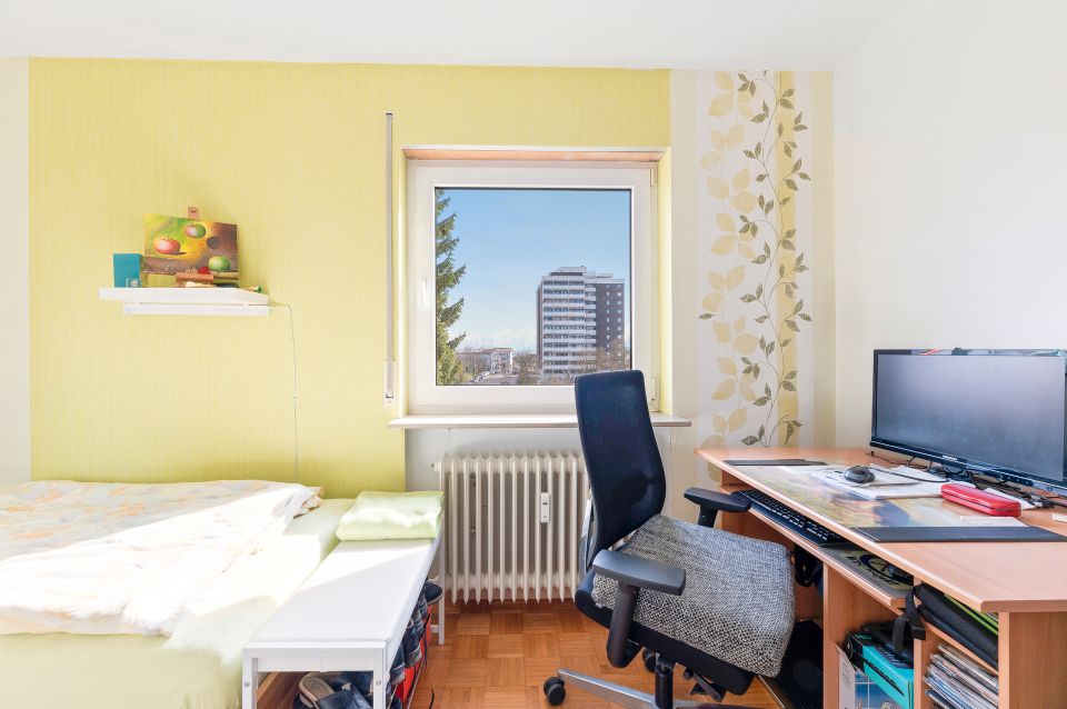 Helle 4-Zimmer Wohnung in ruhiger Lage von Ditzingen-Hirschlanden mit wunderschöner Aussicht in Ditzingen