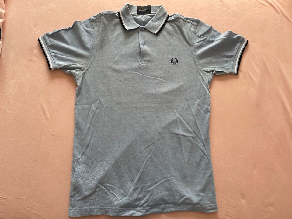 Fred Perry, Polo Short, hellblau, guter Zustand in Bielefeld