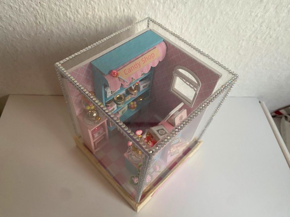 DIY Miniatur Candy Shop "Yummy Candy" mit Licht fertig gestaltet in Kaiserslautern