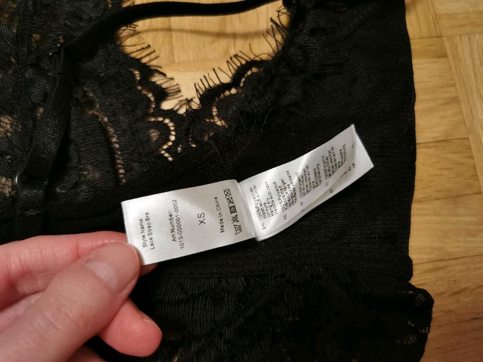 Wunderschönes Bralette von NA-KD Blogger XS schwarz Spitze in Hamburg