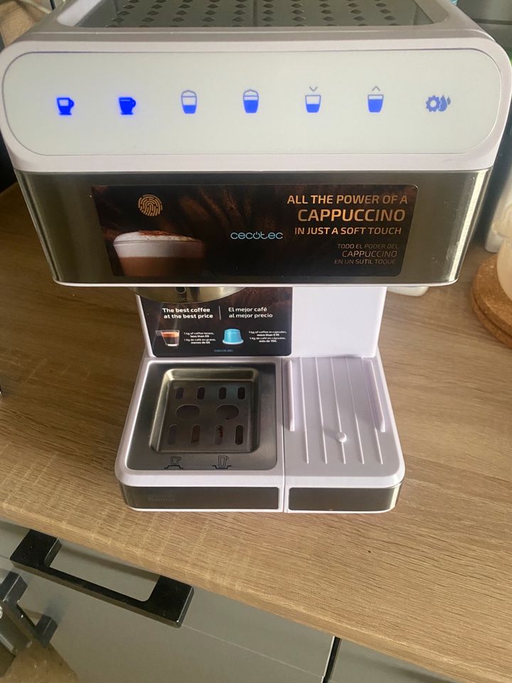 Kaffeemaschine /Kaffeevollautomat in Crimla