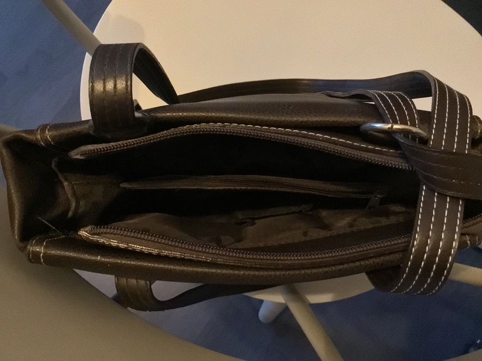 Braune Unsiversal Tasche Rucksack / Schultertasche in Senden