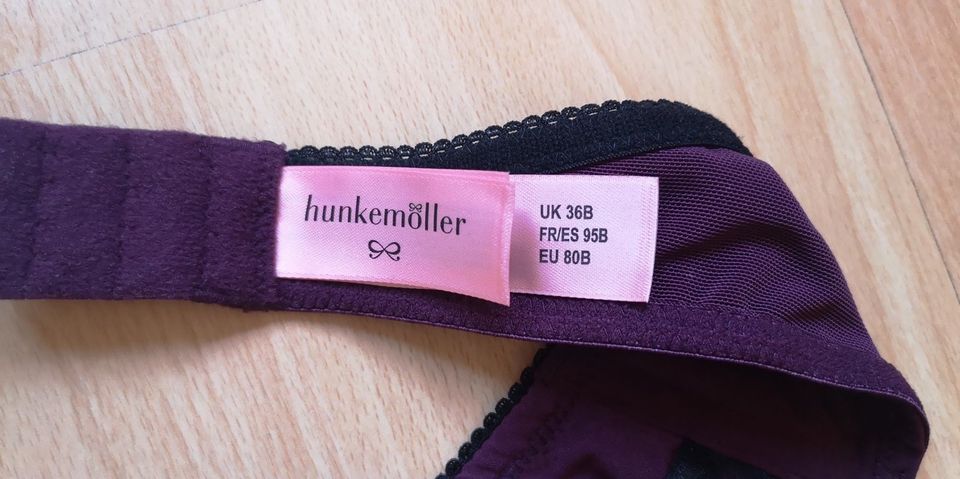 Hunkemöller BH lila/schwarz mit Spitze und Rückenelement in 80B in München