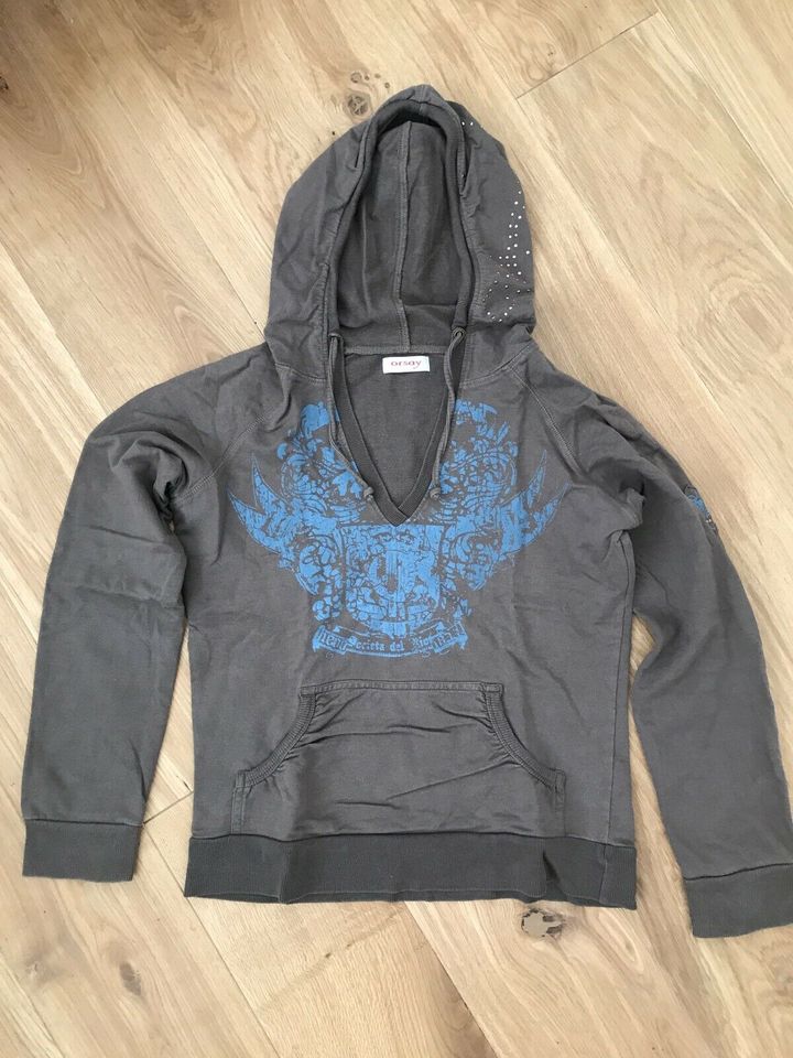 Hoodie Orsay, khakifarben mit Print, Größe S in Heidelberg