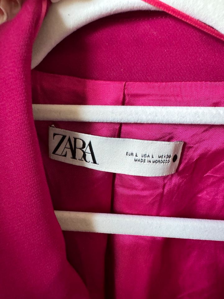 Zara Blazer-Kleid in Werdohl