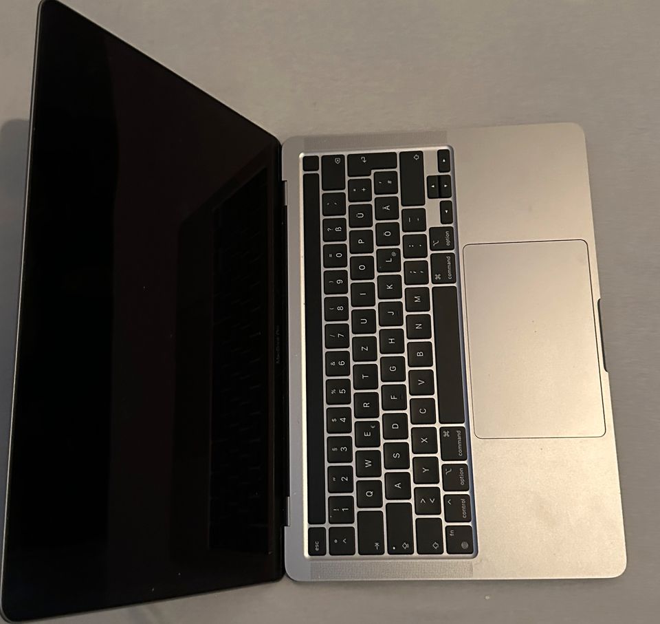 MacBook Pro M2 (2022) in Hannover
