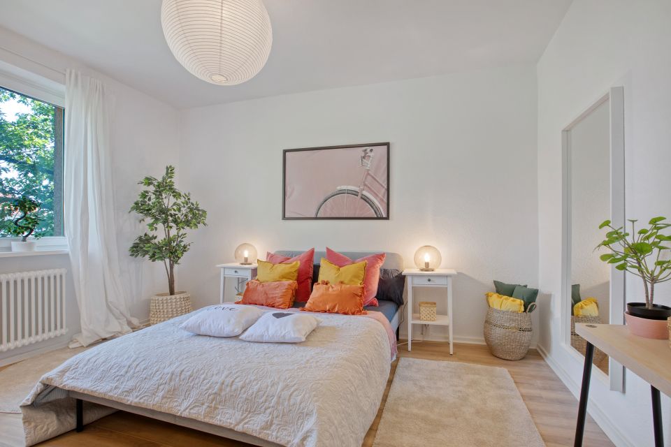 Bezugsfrei zu verkaufen, Helle und geräumige 2-Zimmer-Wohnung in Berlin