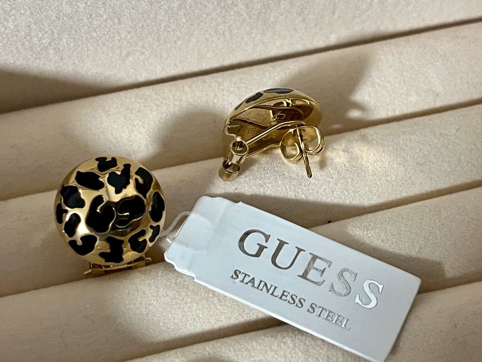 Neu ungetragen GUESS Ohrringe Ohrstecker gold schwarz Glitzer in Löbnitz