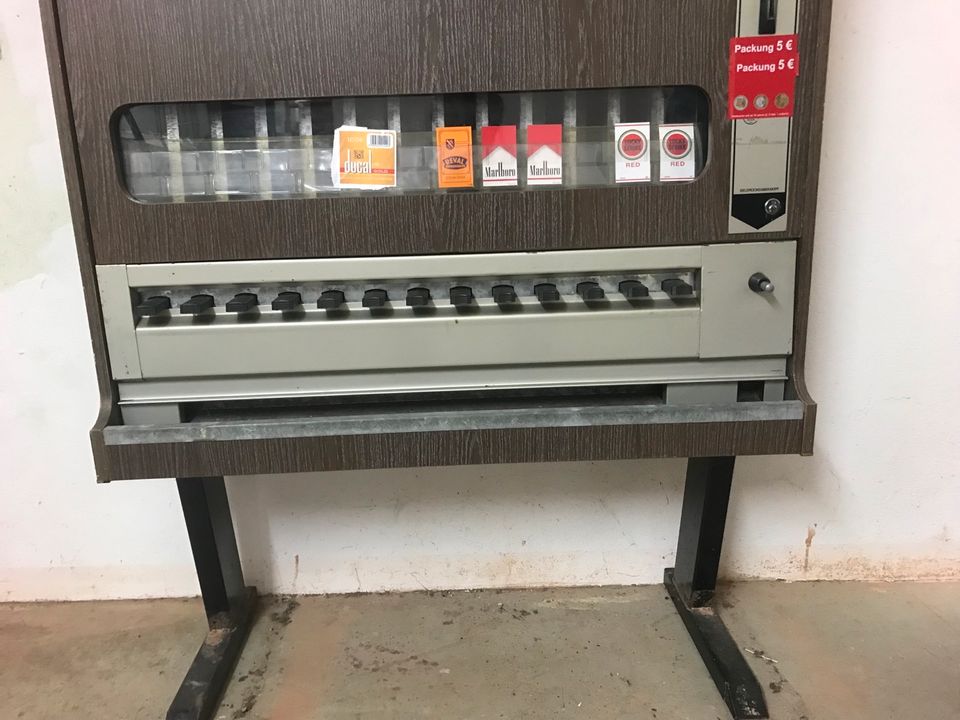 Alter Zigaretten Automat in Saarbrücken