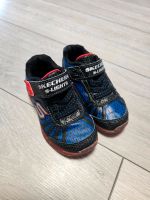 Skechers Kinder Turnschuhe mit Licht 24 Niedersachsen - Langenhagen Vorschau