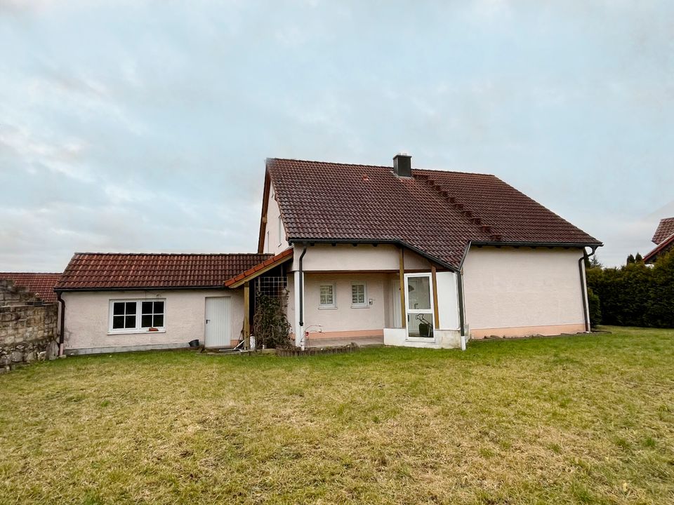 Charmantes Wohnhaus mit vielseitigen Nutzungsmöglichkeiten nahe Auerbach sucht neuen Eigentümer in Auerbach in der Oberpfalz