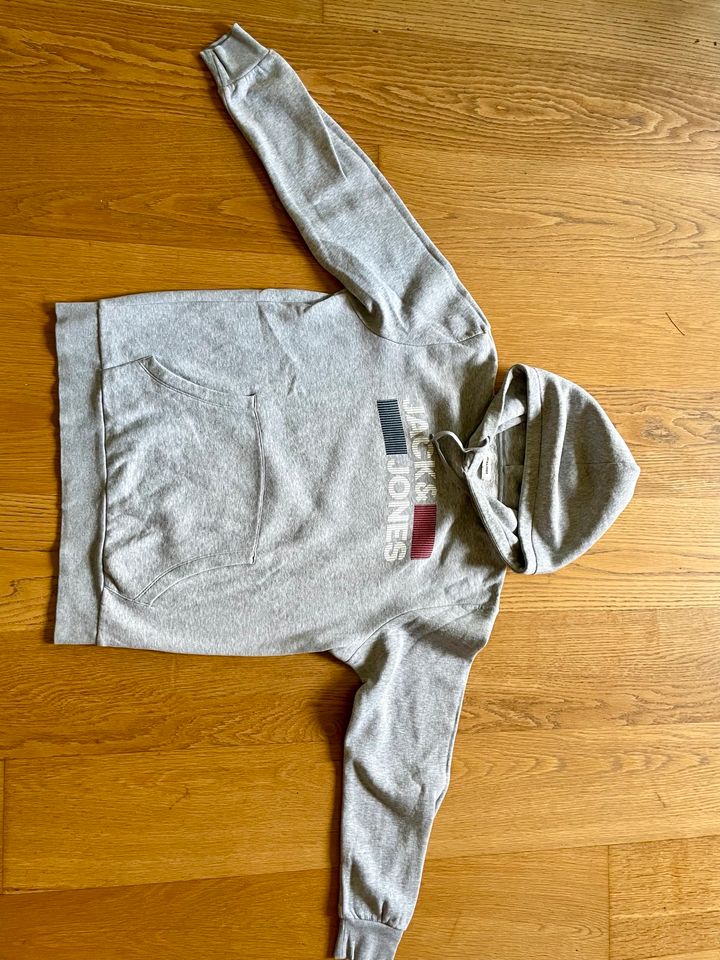 PAKET Hoodie Jack & Jones, Kurzarmhoodie Q/S by S.Oliver … in Mülheim (Ruhr)