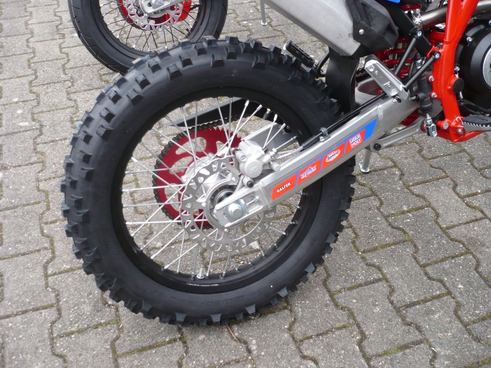 Beta RR 125 Enduro / Supermoto   R in Friedberg