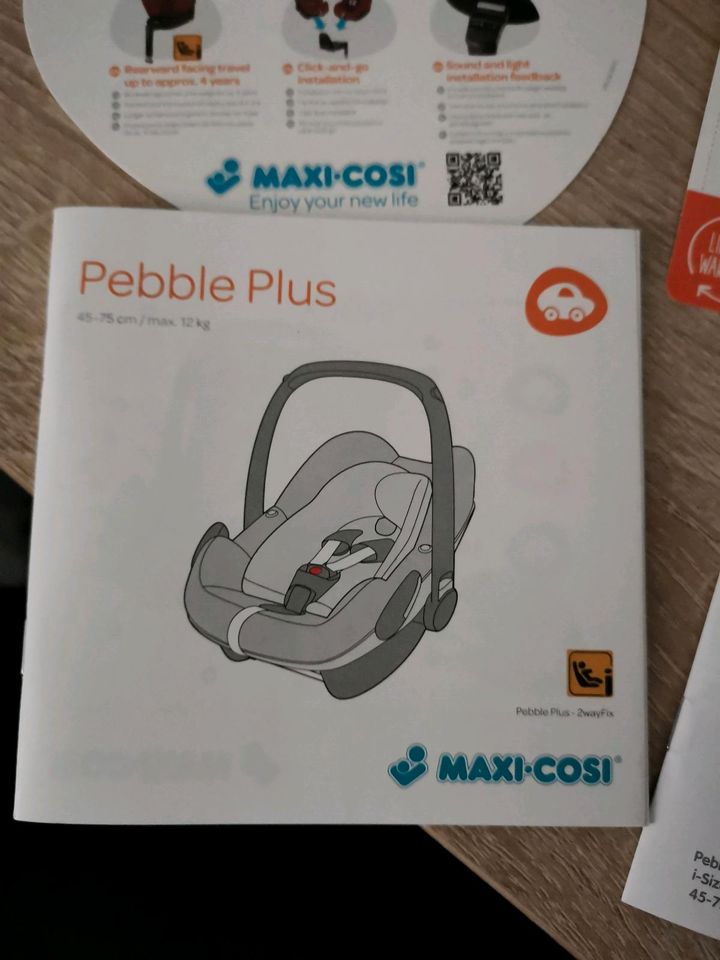 Maxi Cosi pebble plus  mit 2 way fix Station in Althengstett