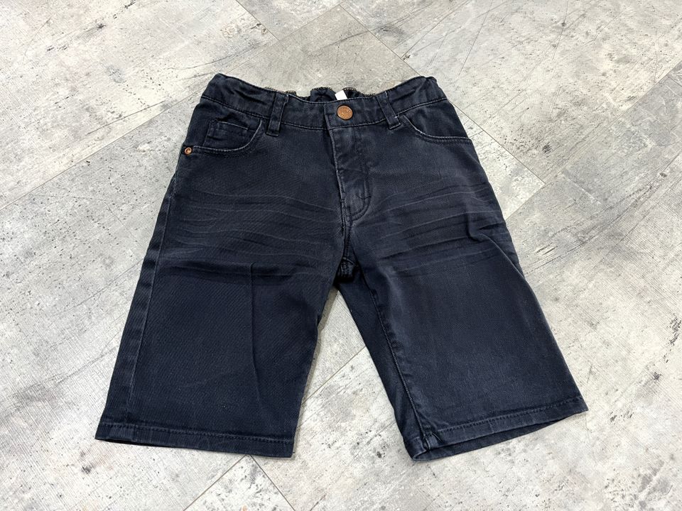 2x kurze Jeans, Gr. 116 von H&M, sehr wenig getragen! in Stephansposching