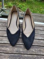 Parfois Ballerina Schuhe Velour Leder Perlen gold 40 schwarz Neu Berlin - Rummelsburg Vorschau
