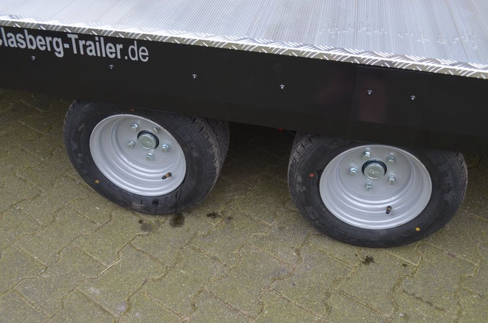 PKW Anhänger NEU 3000 Kg Autotransporter 5000x2100 mm kippbar in Bielefeld