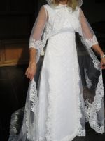 Traumhaft schönes weißes Hochzeitskleid mit Schleppenmantel Hessen - Hanau Vorschau