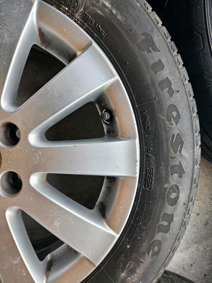 VW Passat B7 Alufelgen 4 x 215/55 R16 Sommerreifen. in Buttenwiesen